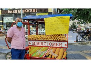 Mardin’de mısır ustasından Sağlık Bakanı Koca ve sağlık çalışanlarına anlamlı destek