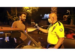 Polisin ’gözler kalbin aynasıdır’ diye kontrol ettiği sürücü alkollü çıktı