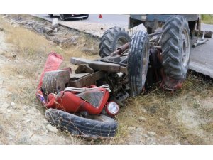 Traktör şarampole devrildi: 1’i çocuk 4 yaralı