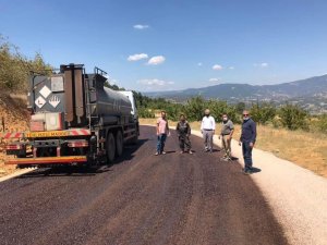 Şaphane’de köy yolu asfalt çalışmaları
