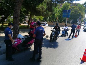 Kadıköy’de hava destekli motosiklet denetimi gerçekleştirildi