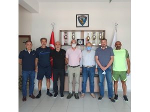 Hikmet Karaman’dan Karacabey Belediyespor’a ziyaret