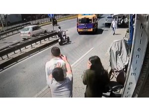 Taksim’de kapkaç dehşeti kamerada