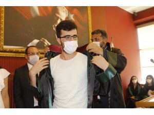 Mersin’de 11 stajyer avukat yemin edip cübbe giydi