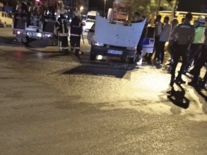 Manisa’da seyir halindeki otomobil alev alev yandı
