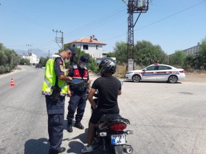 Antalya’da jandarmadan motosiklet sürücülerine denetim