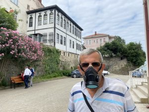 Korona virüse karşı gaz maskesi