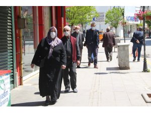 Kırıkkale’de 65 yaş üstünün sokağa çıkma saatleri sınırlandırıldı