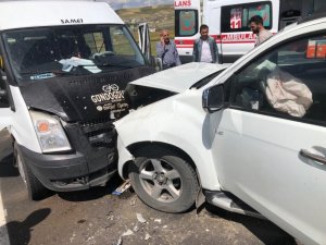 Ardahan’da trafik kazası: 8 yaralı