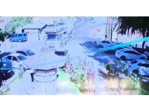 Sıfır araç taşıyan tırın freni boşaldı, 5 aracı biçti