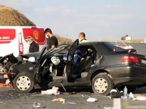 Erzincan'da meydana gelen ve 2 kişinin hayatını kaybettiği trafik kazasında dram.