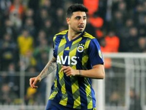 Siyah beyazlılar, Fenerbahçe'nin orta alandaki yıldızı Ozan Tufan'a talip oldu.