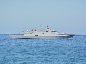TCG İnebolu askeri gemisi Beyrut Limanı'nda