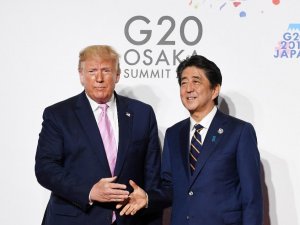 Japonya Başbakanı Abe ve ABD Başkanı Trump’tan istifa görüşmesi