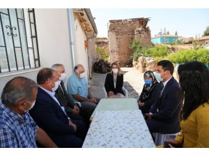 Nevşehir Valisi Becel, Özkonak’ta şehit ailesini ziyaret etti