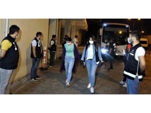 Uşak merkezli 12 ilde gerçekleştirilen FETÖ/PDY operasyonunda 5 kadın tutuklandı
