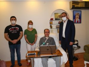 Bakan Kasapoğlu’ndan ALS hastası İsmail Gökçek’i ziyaret etti