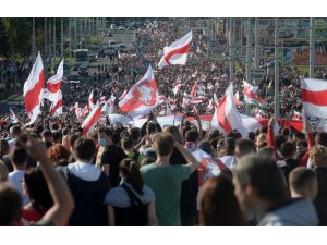 Belarus’taki protestolarda gözaltı sayısı 400’ü aştı