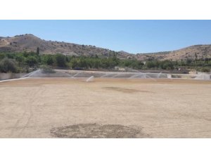 Yeşilyurt Belediyespor’un yeni stadında çim serim işlemi