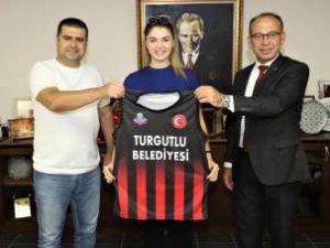 Manisa’nın tek kadın basketbol takımı olan Turgutlu Belediyespor Kadın Basketbol Takımının her zaman yanında olacağız