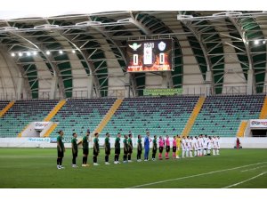 TFF 1. Lig: Akhisarpor: 0 - Tuzlaspor: 0 (İlk yarı)