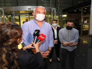 Ersoy, Antalya Büyükşehir Belediye Başkanı Muhittin Böcek’in tedavi gördüğü hastaneyi ziyaret etti.