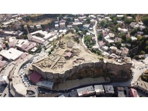 Bitlis Kalesi’nde Bizans ve Osmanlı dönemine ait bulgular bulundu