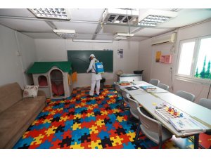 Adapazarı’nda okullar dezenfekte ediliyor