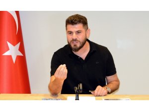 Salmanoğlu, Türklerin nasıl beklenen bir millet olduğunu anlattı