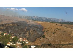 İzmir’de otluk alanda çıkan yangın kontrol altında