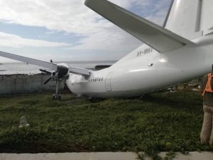 Mogadişu’da kargo uçağı pistten çıktı: 3 yaralı