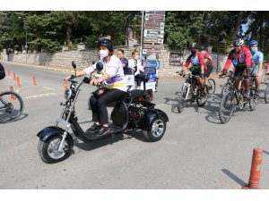 Belediye başkanının yeni makam aracı elektrikli motosiklet
