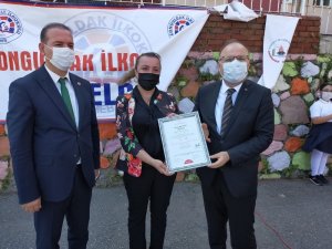 Zonguldak’ta sosyal mesafeli ilk ders zili çaldı