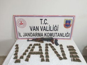 Van’da PKK’ya ait 1 adet Kalaşnikof piyade tüfeği ile 1 adet el bombası ele geçirildi
