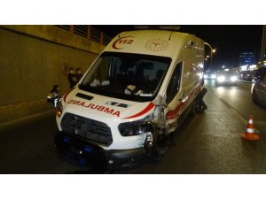 Diyarbakır’da ambulans kaza yaptı: 3 yaralı