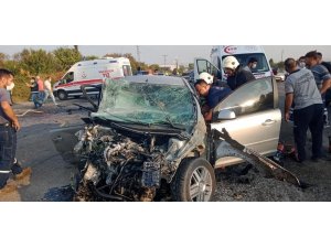 Hatay’da otomobiller kafa kafaya çarpıştı: 1 ölü, 1 yaralı