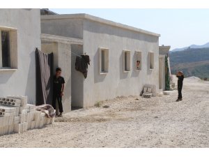 Suriyelilerin betonarme ev sevinci