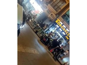 İstanbul’da döner bıçaklı, masalı ve sandalyeli kavga kamerada