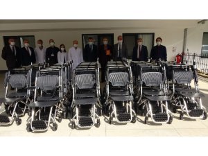 KTÜ Tıp Fakültesi Farabi Hastanesi’ne hayırsever işadamından 30 adet tekerlekli sandalye  bağışı