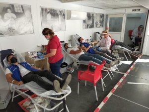 Kırşehir’de, gençler gönüllü kan bağışı kampanyasına destek sunuyor