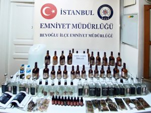 Beyoğlu’nda kaçak alkol operasyonu