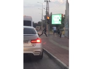 Antalya’da trafikte sopalı kavga