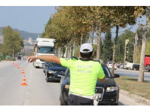 Düzce’de hız yapan sürücülere ceza yağdı