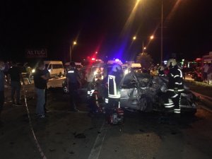 Pamukkale’de kontrolden çıkan otomobil karşı şeride geçti: 2’si ağır 10 yaralı