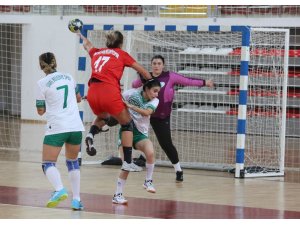 Kadınlar Hentbol Süper Ligi: Sivas Belediyespor: 32 - İzmir Büyükşehir Belediye: 35
