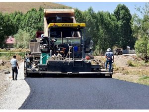 Van Büyükşehir Belediyesi Çaldıran’daki asfalt çalışmalarını tamamladı