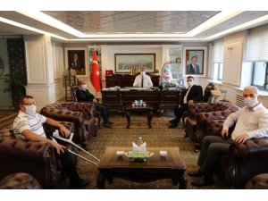 Melikgazi Belediyesi Bedensel Engelliler Gençlik ve Spor Kulübü Ampute Takımı Başkan Palancıoğlu’nu ziyaret etti
