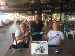 Başkan Hürriyet’ten Kocaelisporlu eski futbolcuya hediye