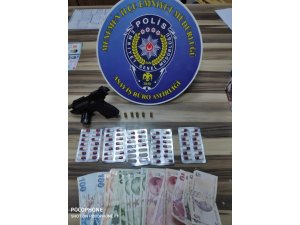 İzmir’de gasp şüphelileri polise yakalandı: 3 tutuklama