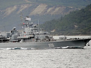 Ukrayna gemisi İstanbul Boğazı'ndan geçti